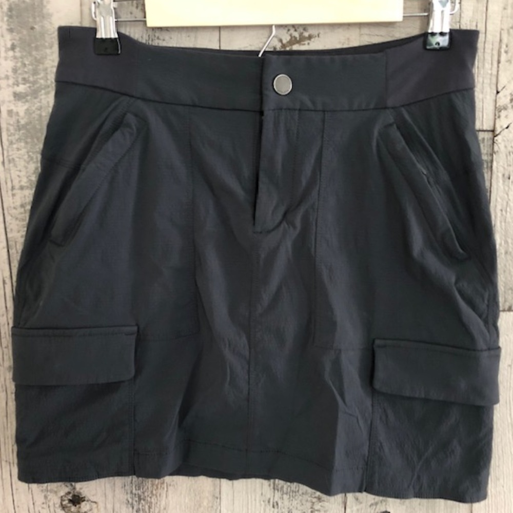 Athleta Cargo Skirt